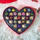 Hộp 27 viên socola tươi và trái tim vàng quà tặng Valentine ý nghĩa