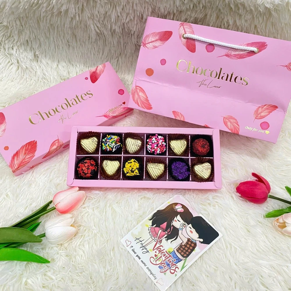 Hộp 12 viên socola Truffle và socola trái tim vàng quà tặng valentine ngọt ngào