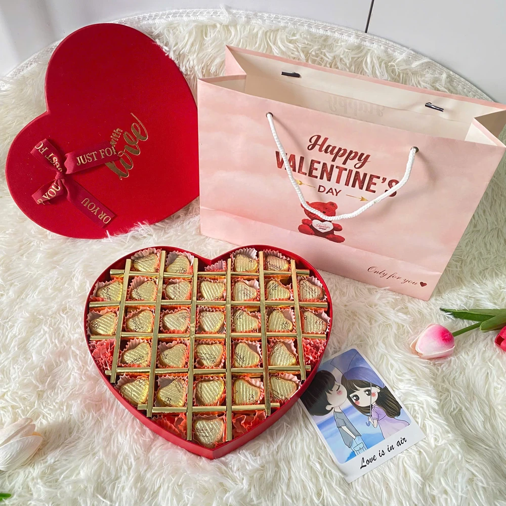 Hộp 29 Viên Socola Trái Tim Vàng Ngọt Ngào Quà Tặng Valentine Ấm Áp