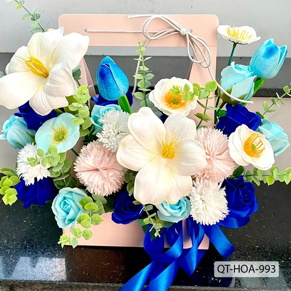 Giỏ hoa sáp thơm khoe sắc rực rỡ quà tặng ý nghĩa