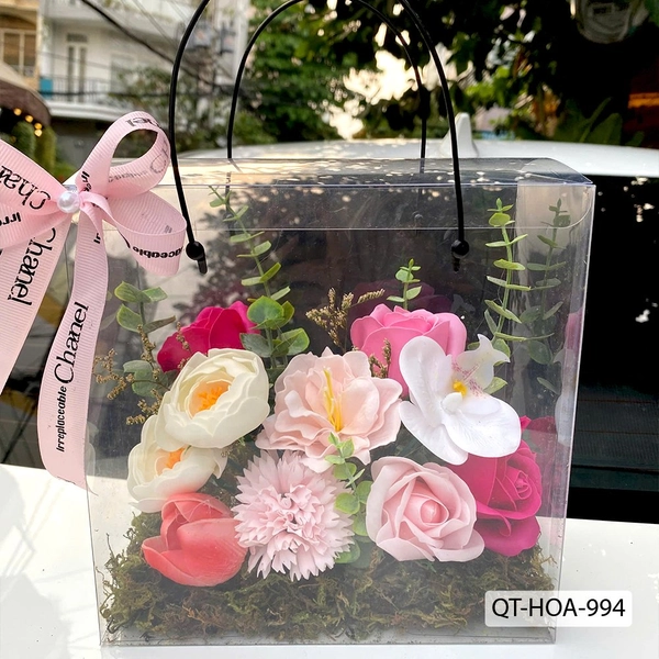 Hộp Hoa Sáp Mica Sang Trọng Món Quà Ngọt Ngào Ý Nghĩa