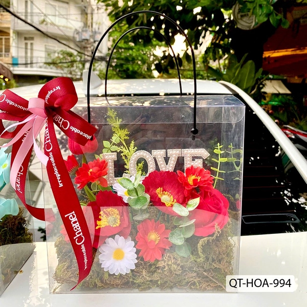 Hộp Hoa Sáp Mica Sang Trọng Món Quà Ngọt Ngào Ý Nghĩa