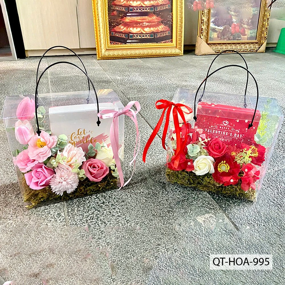 Set Quà Tặng Hộp Mica Hoa Sáp Lung Linh Và Socola Valentine Ngọt Ngào