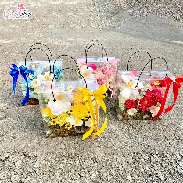 Hộp Mica hoa Tulip mix hoa sáp thơm ngọt ngào