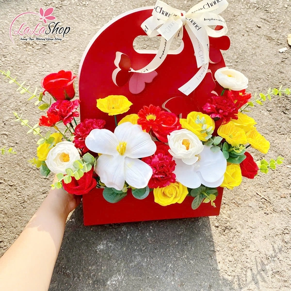 Giỏ bướm hoa sáp thơm mix nhiều loại rực rỡ quà tặng ý nghĩa