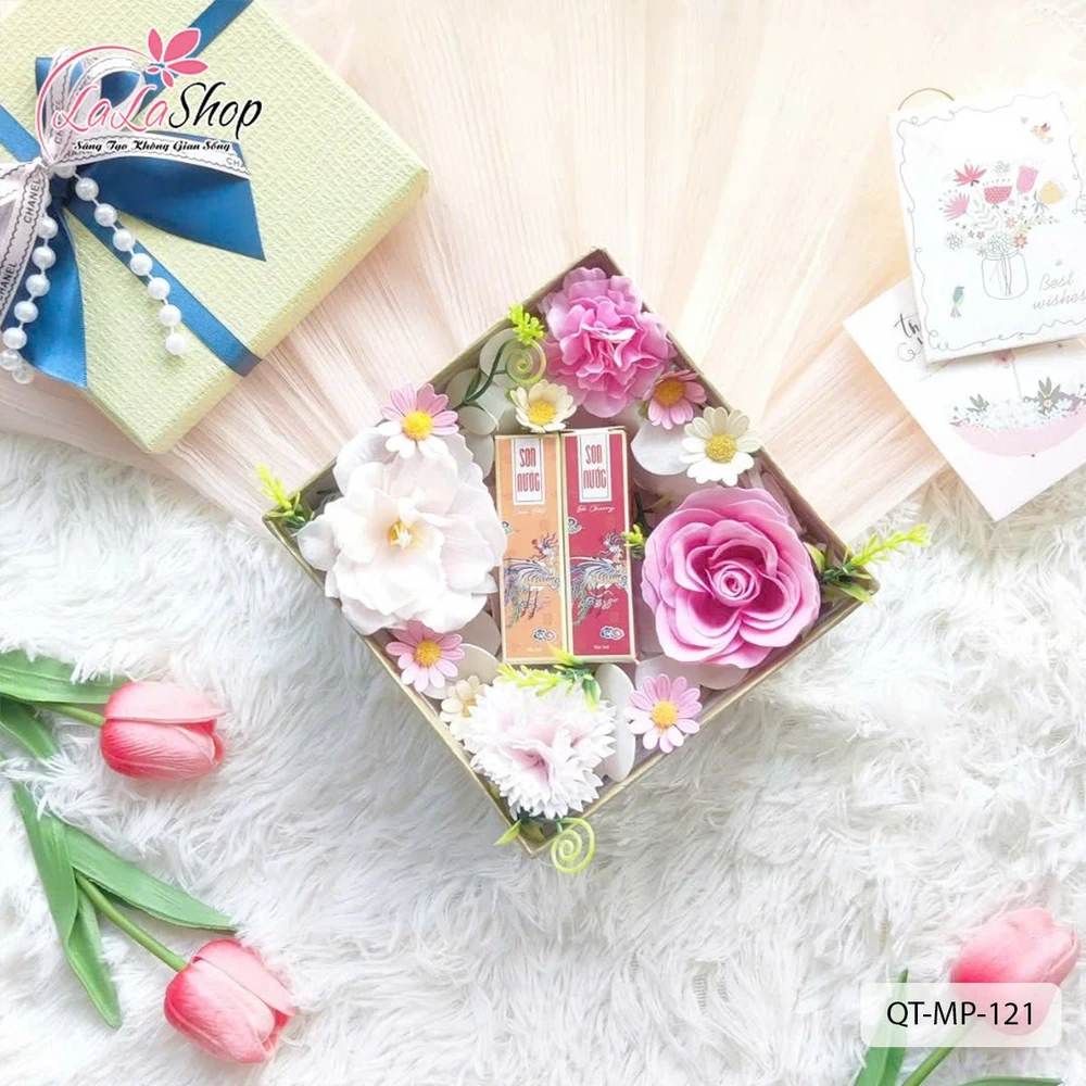 Hộp quà tặng bộ đôi son kem kèm hoa quà tặng ngọt ngào ý nghĩa