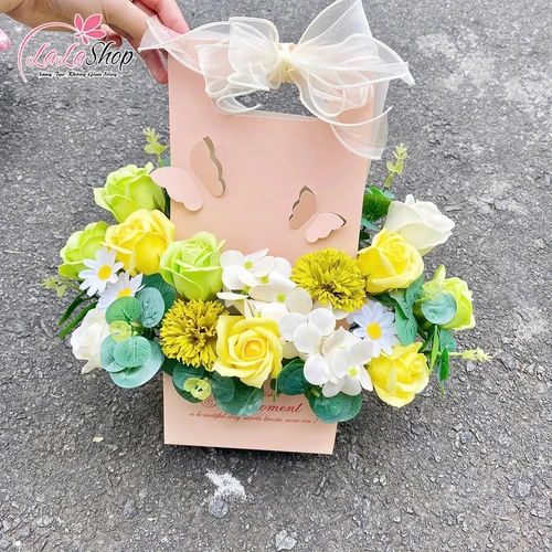 Túi giấy hoa sáp lung linh sắc màu quà tặng kỷ niệm