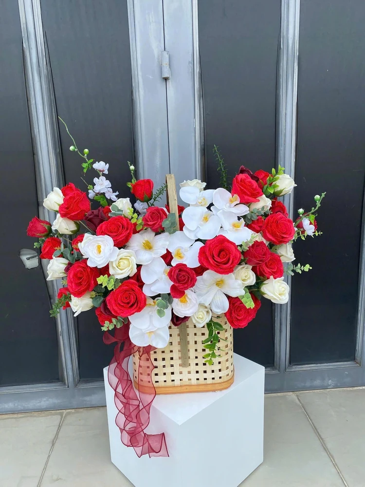 Chậu Hoa Sáp Thơm Tone Vàng Rực Rỡ Mix Nhiều Loại Hoa Món Quà Ý Nghĩa