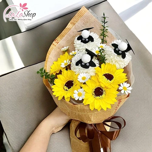 Bó hoa tốt nghiệp với Gấu, Cừu Bông xinh xắn mix cúc trắng mini