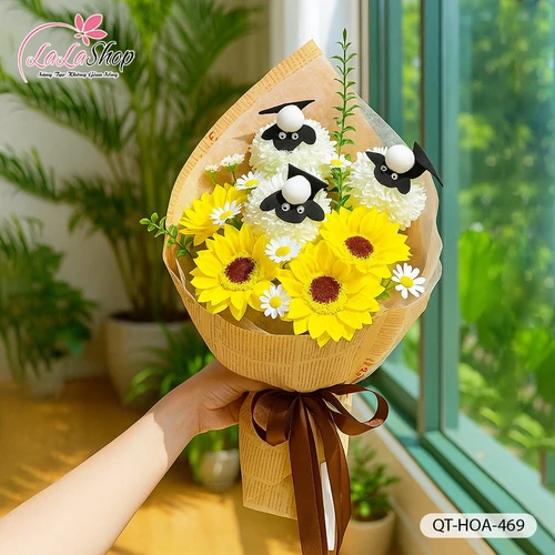 Bó hoa tốt nghiệp với Gấu, Cừu Bông xinh xắn mix cúc trắng mini