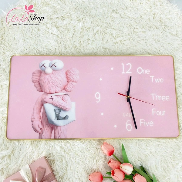 Tranh Đồng Hồ Treo Tường UV Pha Lê Bóng Gấu Kaws Hồng Hiện Đại