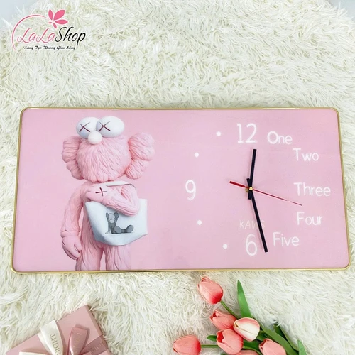 Tranh Đồng Hồ Treo Tường UV Pha Lê Bóng Gấu Kaws Hồng Hiện Đại