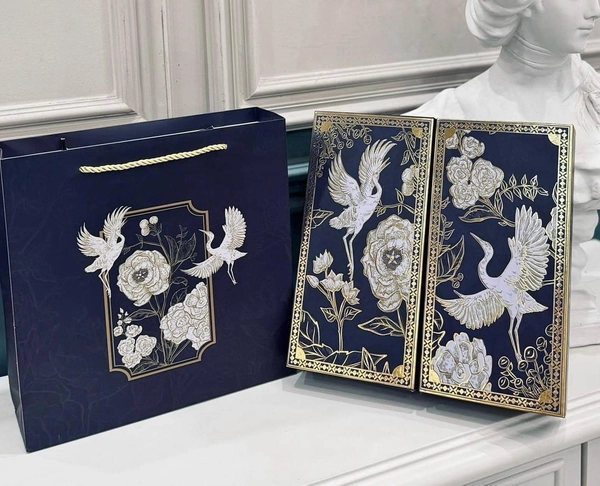 Hộp 4 Bánh Trung Thu Tân Dân Lợi Thiên Vũ Cát Tường