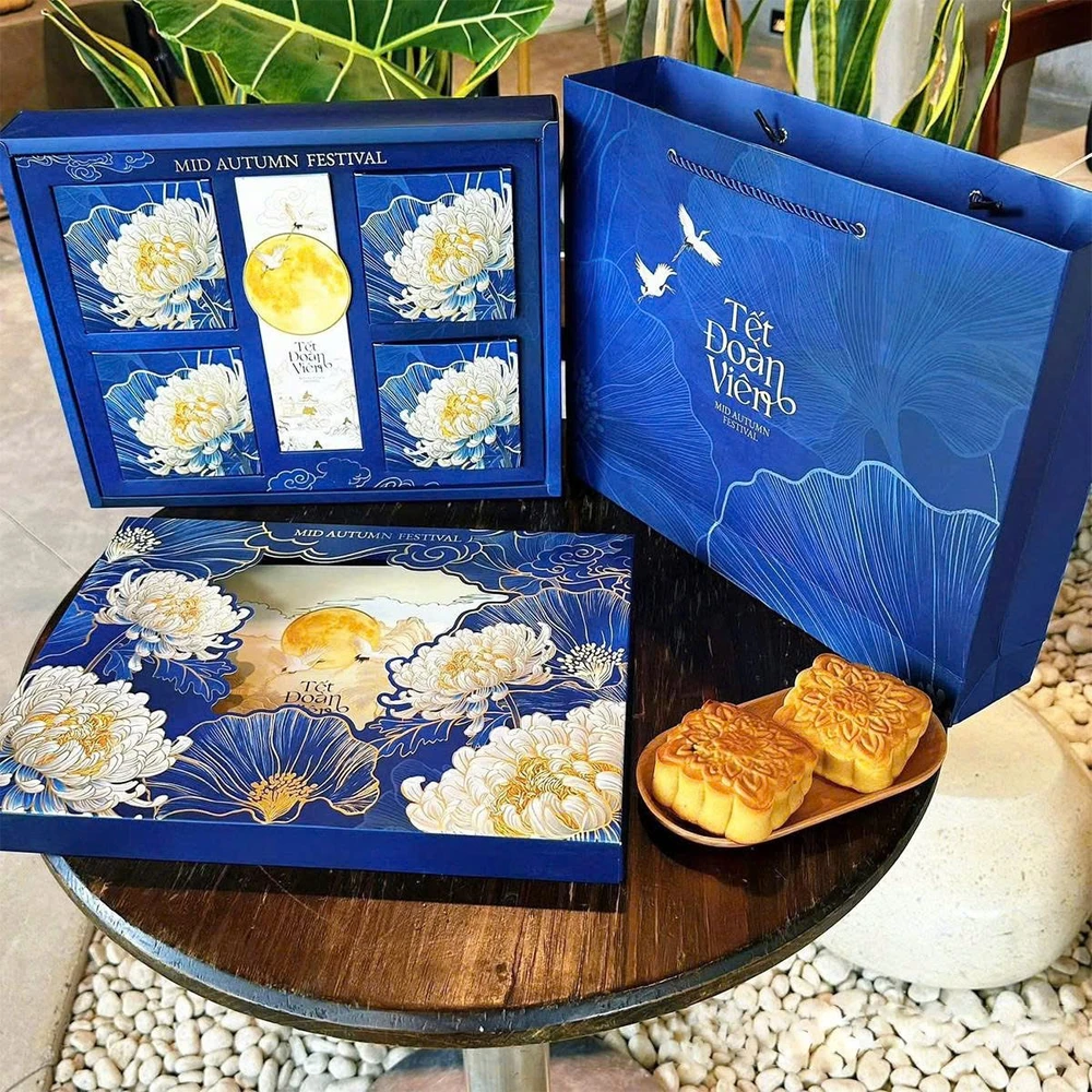 Hộp 4 Bánh Trung Thu Tân Dân Lợi Minh Nguyệt Khai Hoa