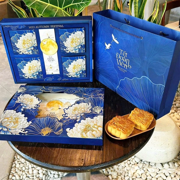 Hộp 4 Bánh Trung Thu Tân Dân Lợi Minh Nguyệt Khai Hoa Kèm Trà