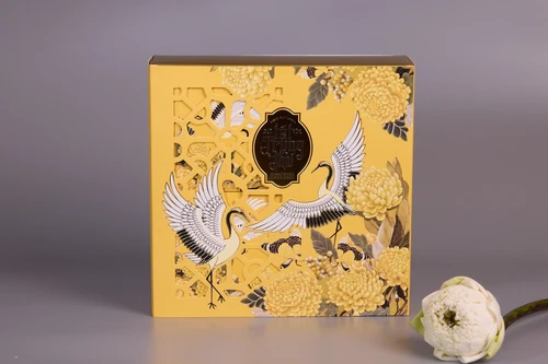 Hộp 4 Bánh Trung Thu Kim Hạc Vạn Phúc Tân Dân Lợi