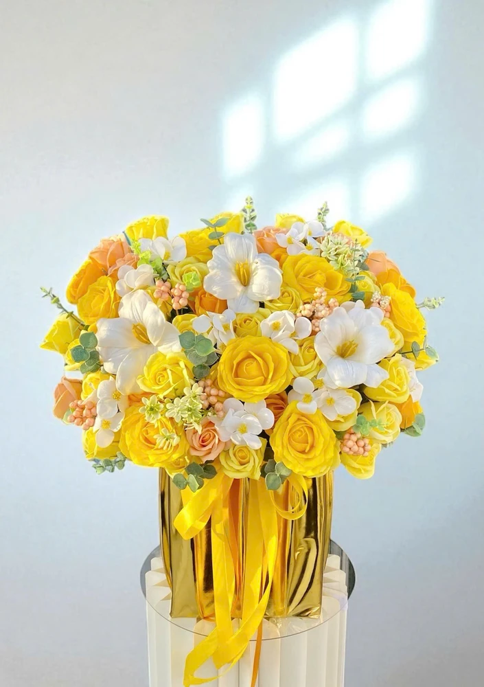 Lẵng hoa sáp thơm để bàn sắc vàng sắc đỏ nồng nàng quà tặng kỷ niệm đẹp