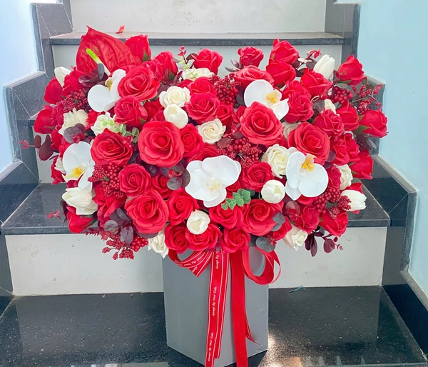 Lẵng hoa sáp thơm ngọt ngào