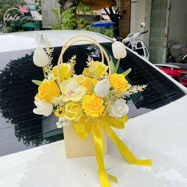 Giỏ hoa hồng sáp thơm mix nhiều loại hoa rực rỡ sắc màu