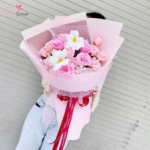 Bó hoa sáp thơm sắc hồng mix hoa tulip dịu dàng quà tăng ngọt ngào