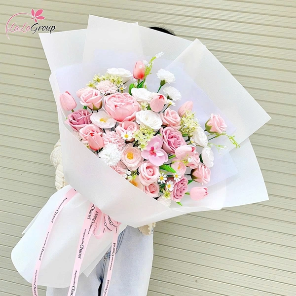 Bó hoa sáp thơm sắc hồng xinh xắn