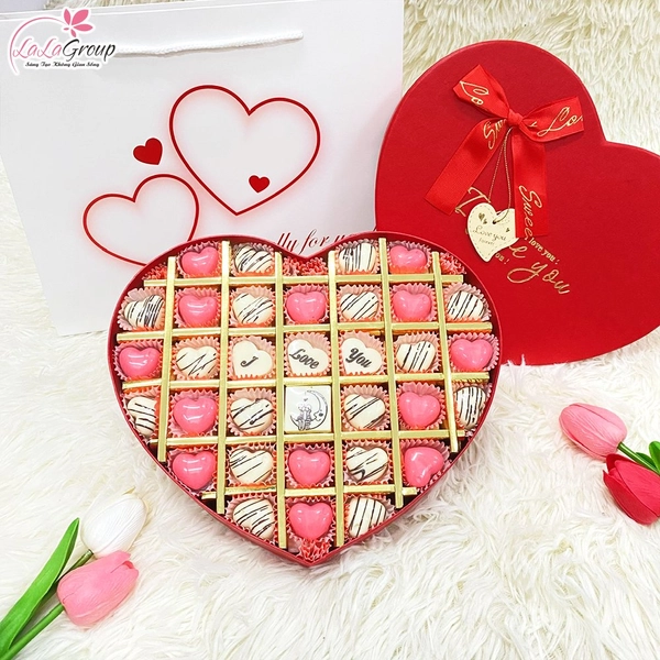 Hộp Socola 33 Viên Quà Tặng Tình Nhân Ngọt Ngào Chữ I Love You (Giao Ngẫu Nhiên)