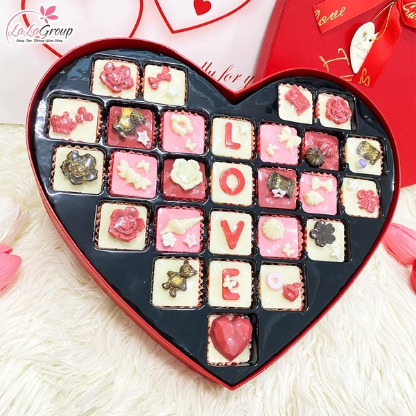 Hộp Socola tình yêu 27 viên 3D nổi cao cấp chữ love