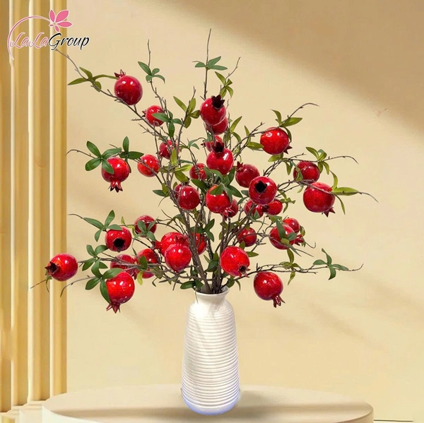 Bình hoa lựu đỏ cát tường