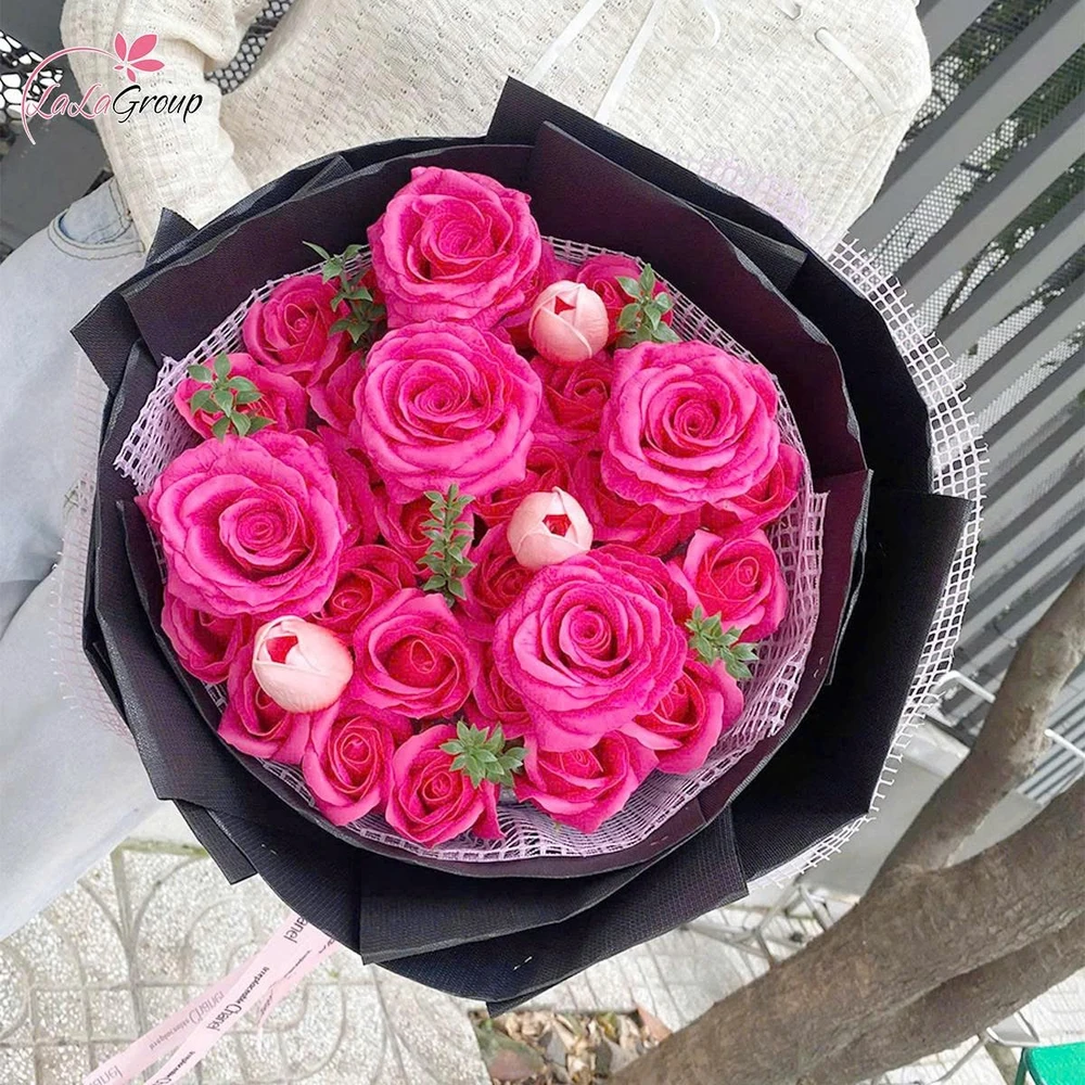 Bó hoa sáp thơm 35 hoa hồng mix các loại hoa xinh lung linh