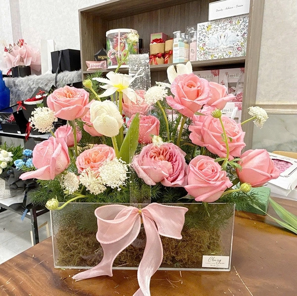 Hộp Mica Hoa Hồng Mix Hoa Tulip Quà Tặng Yêu Thương Ngọt Ngào