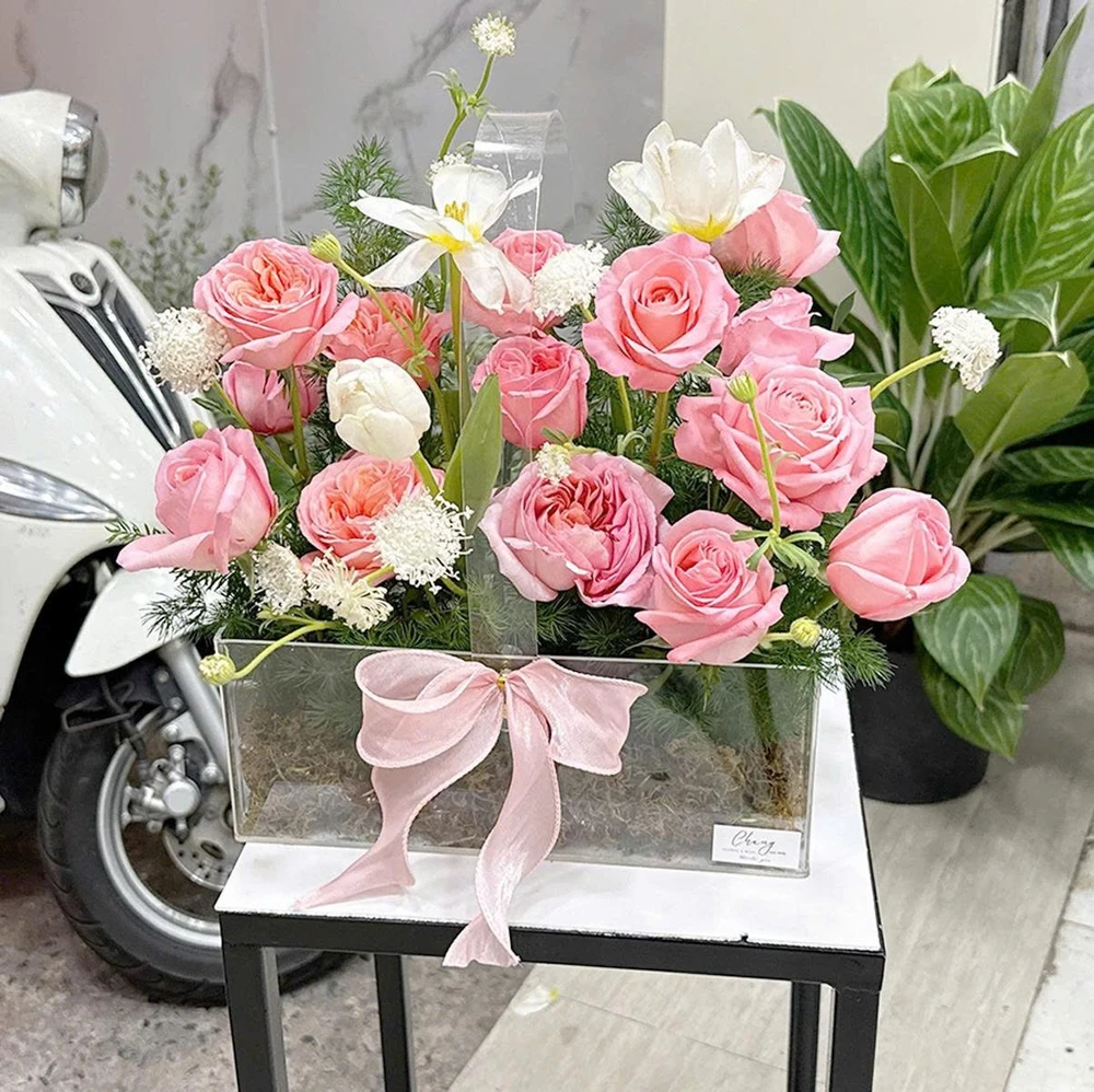 Hộp Mica Hoa Hồng Mix Hoa Tulip Quà Tặng Yêu Thương Ngọt Ngào