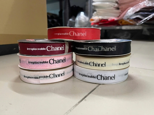 Cuộn ruy băng chữ nhiều màu 2,5cm