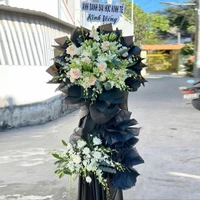 Kệ Hoa Chia Buồn Phối Giấy Đen 2 Tầng Tone Hồng Trắng An Yên