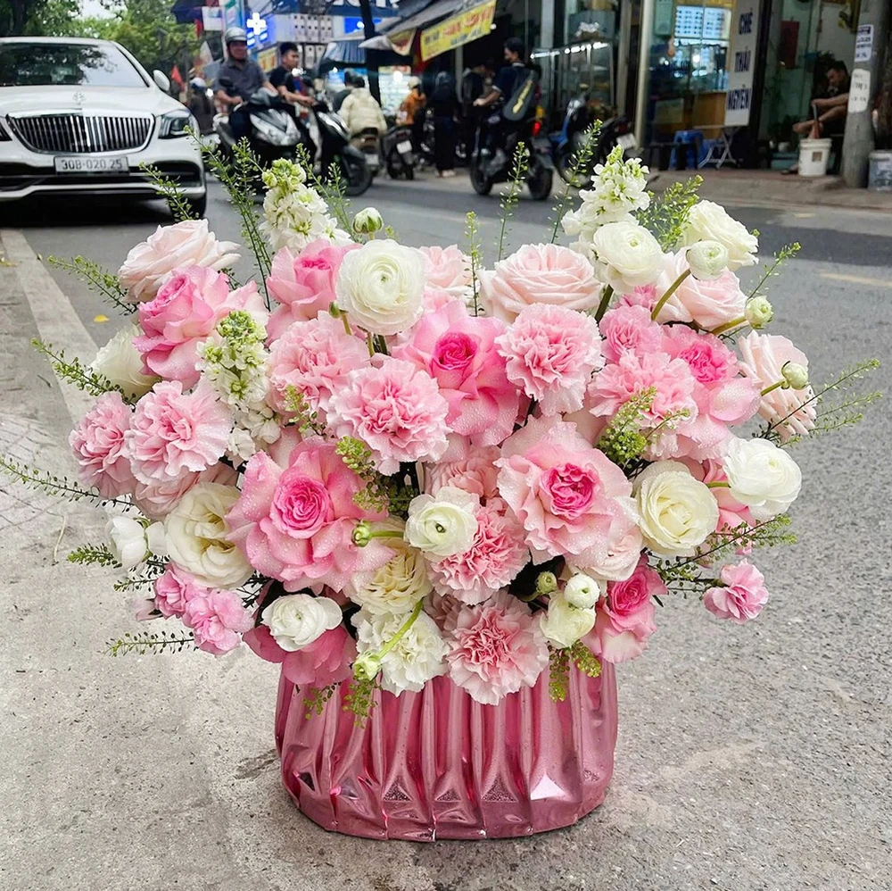 Chậu Hoa Hồng Phấn Mix Hoa Cẩm Chướng Hồng Xinh Yêu