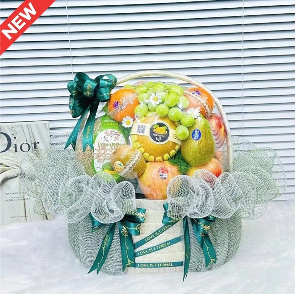 Giỏ Quà Tặng Trái Cây Gắn Lưới Xanh Lá Phối Ruy Băng Sang Trọng