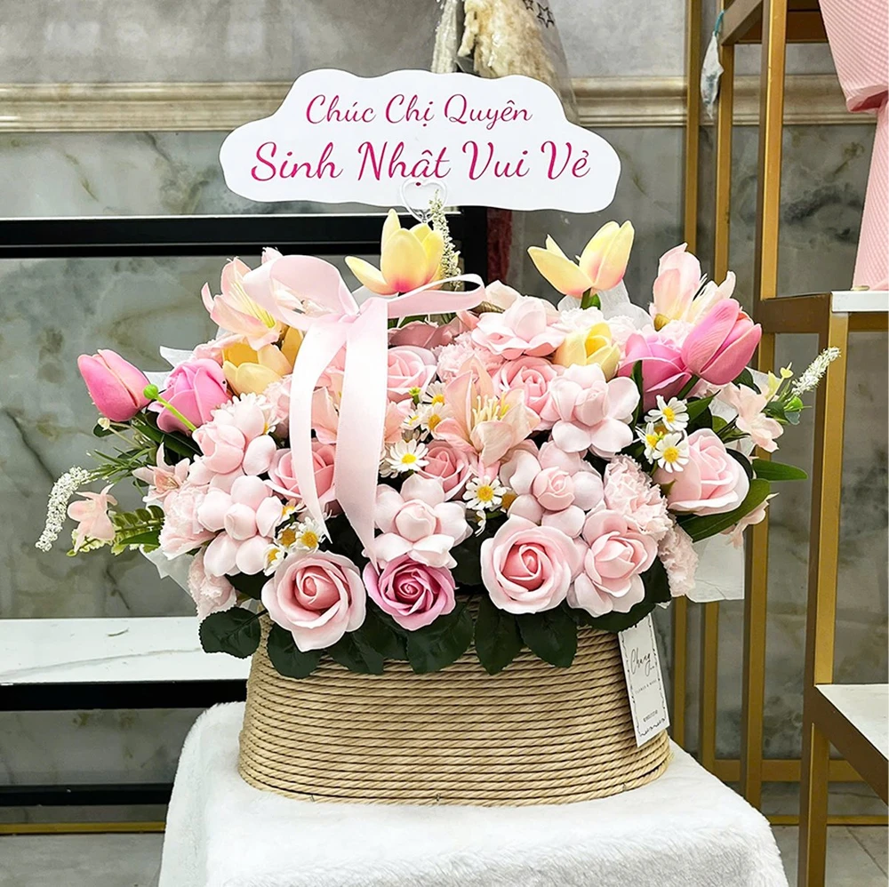 Giỏ Hoa Hồng Pastel Mix Hoa Tulip Nhẹ Nhàng Xinh Xắn