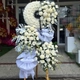 Kệ Hoa Chia Buồn Vòng Hoa Cúc Trắng Thanh Khiết
