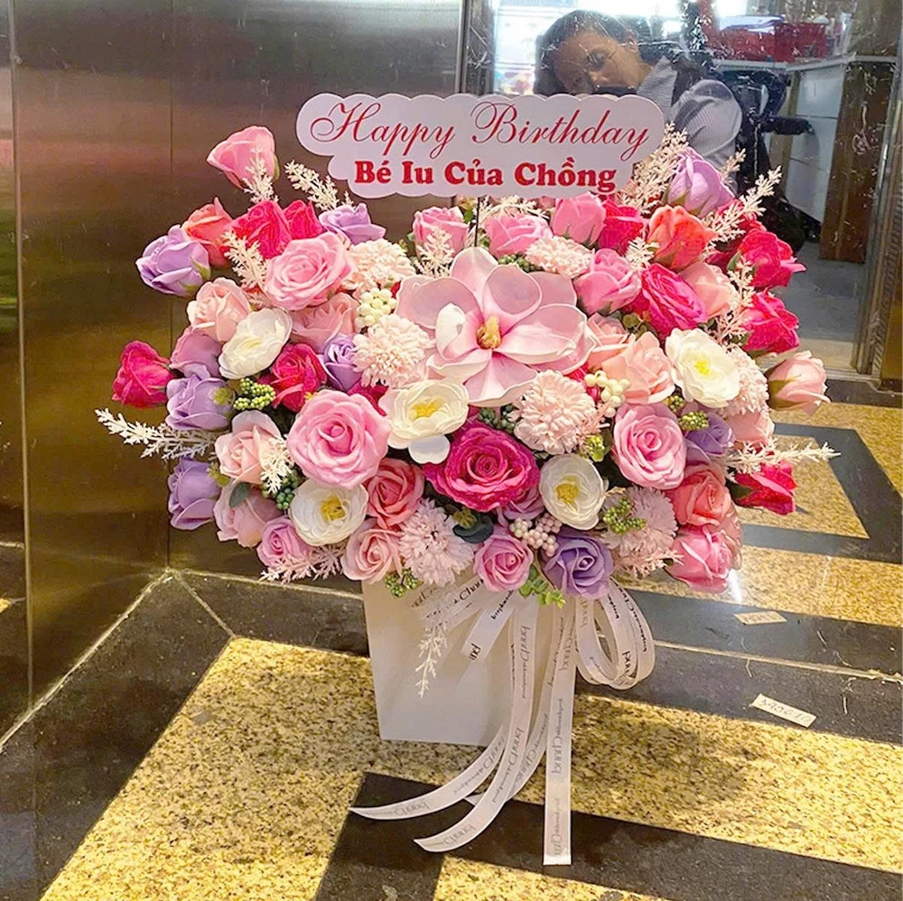 Lẵng hoa sáp để bàn sắc hồng nồng nàng yêu thương chan chứa mê say - Quà tặng ý nghĩa mẫu 833