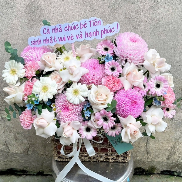 Giỏ Hoa Cúc Mẫu Đơn Mix Hoa Hồng Hạnh Phúc