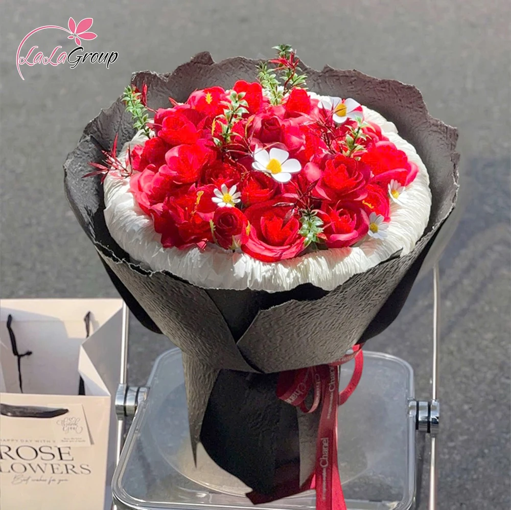 Bó hoa hồng sáp thơm sắc đỏ thanh lịch