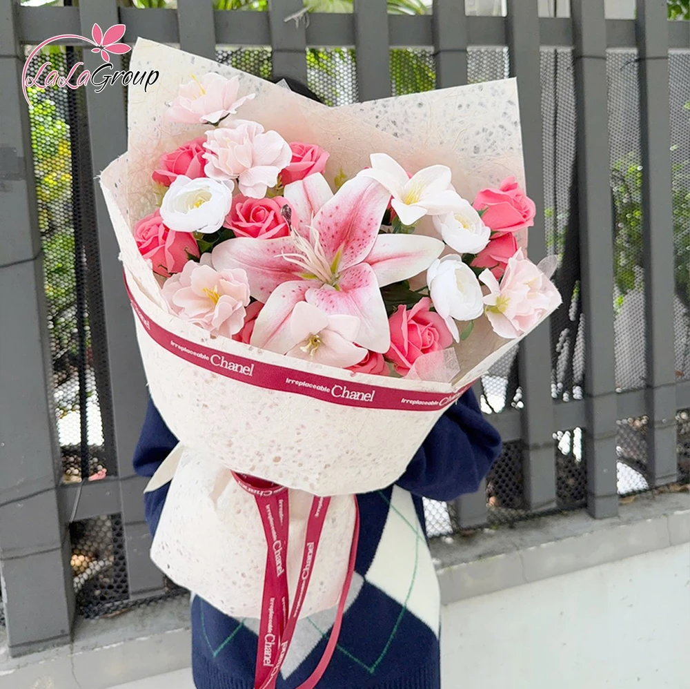 Bó Hoa Ly Kép Hồng Mix Hoa Sáp Tone Hồng Xinh Xắn