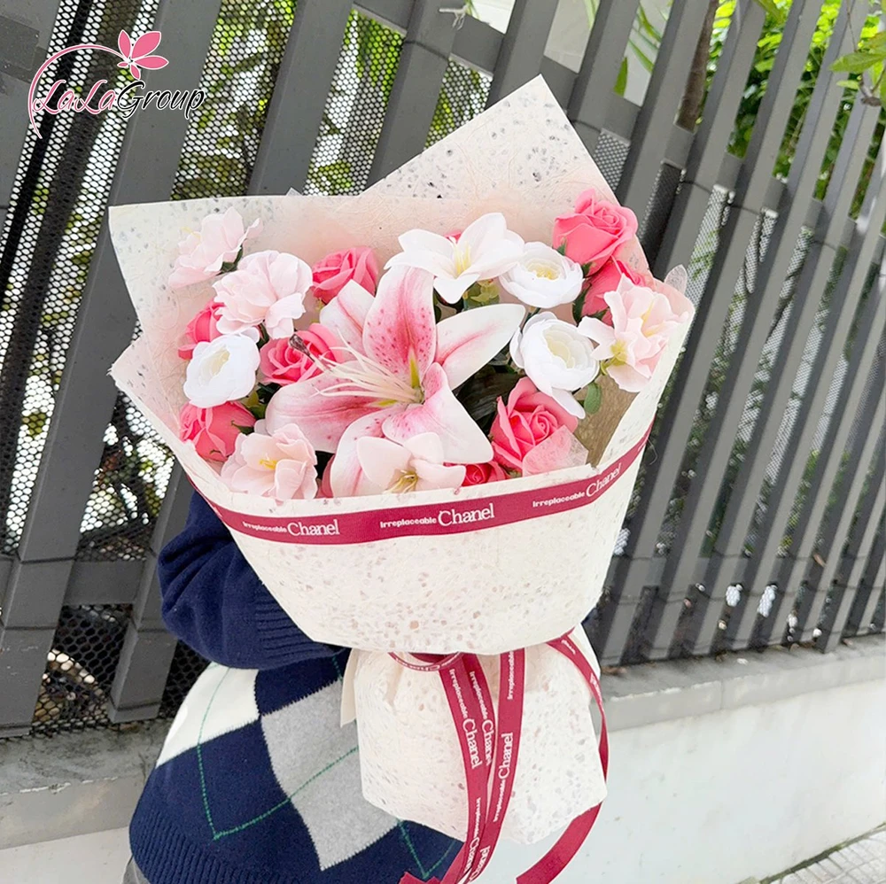Bó Hoa Ly Kép Hồng Mix Hoa Sáp Tone Hồng Xinh Xắn