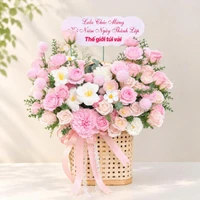 Giỏ hoa sáp tone hồng ngọt ngào phối nơ ruy băng thanh nhã