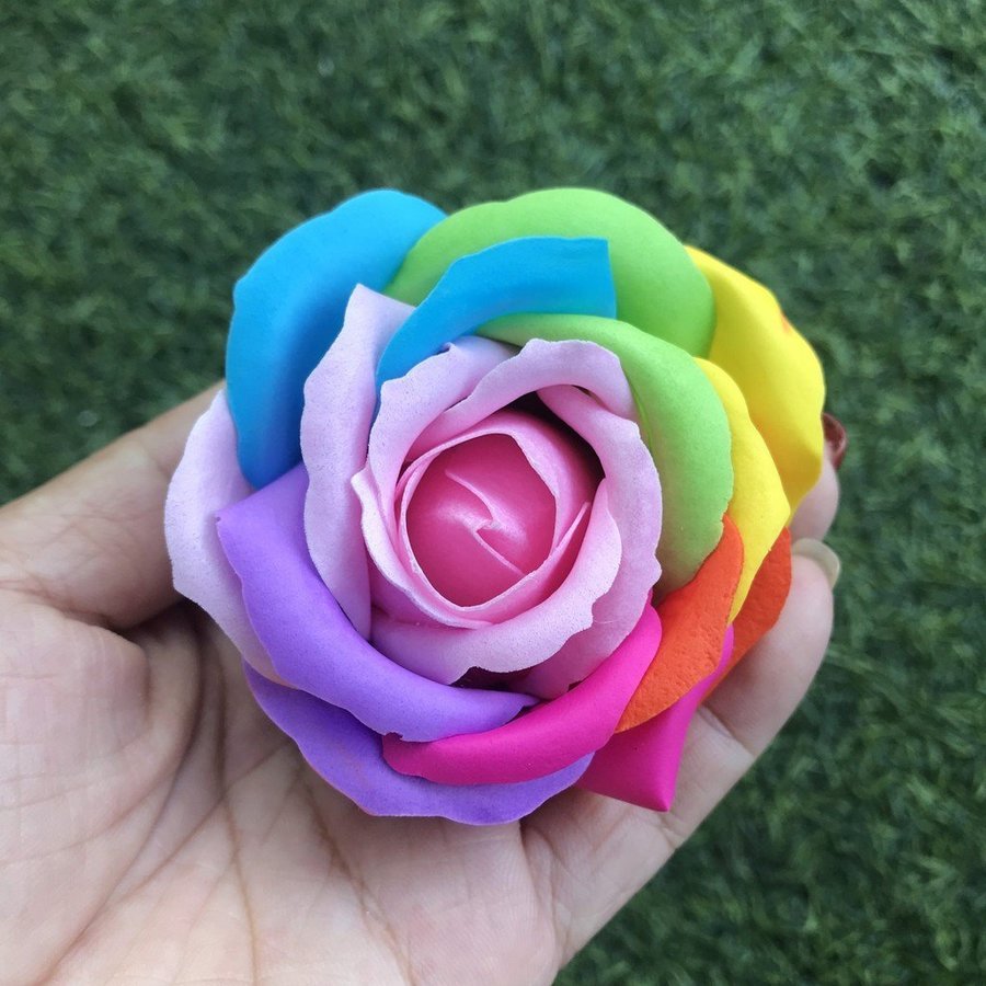 Hộp hoa hồng sáp thơm 7 sắc cầu vòng