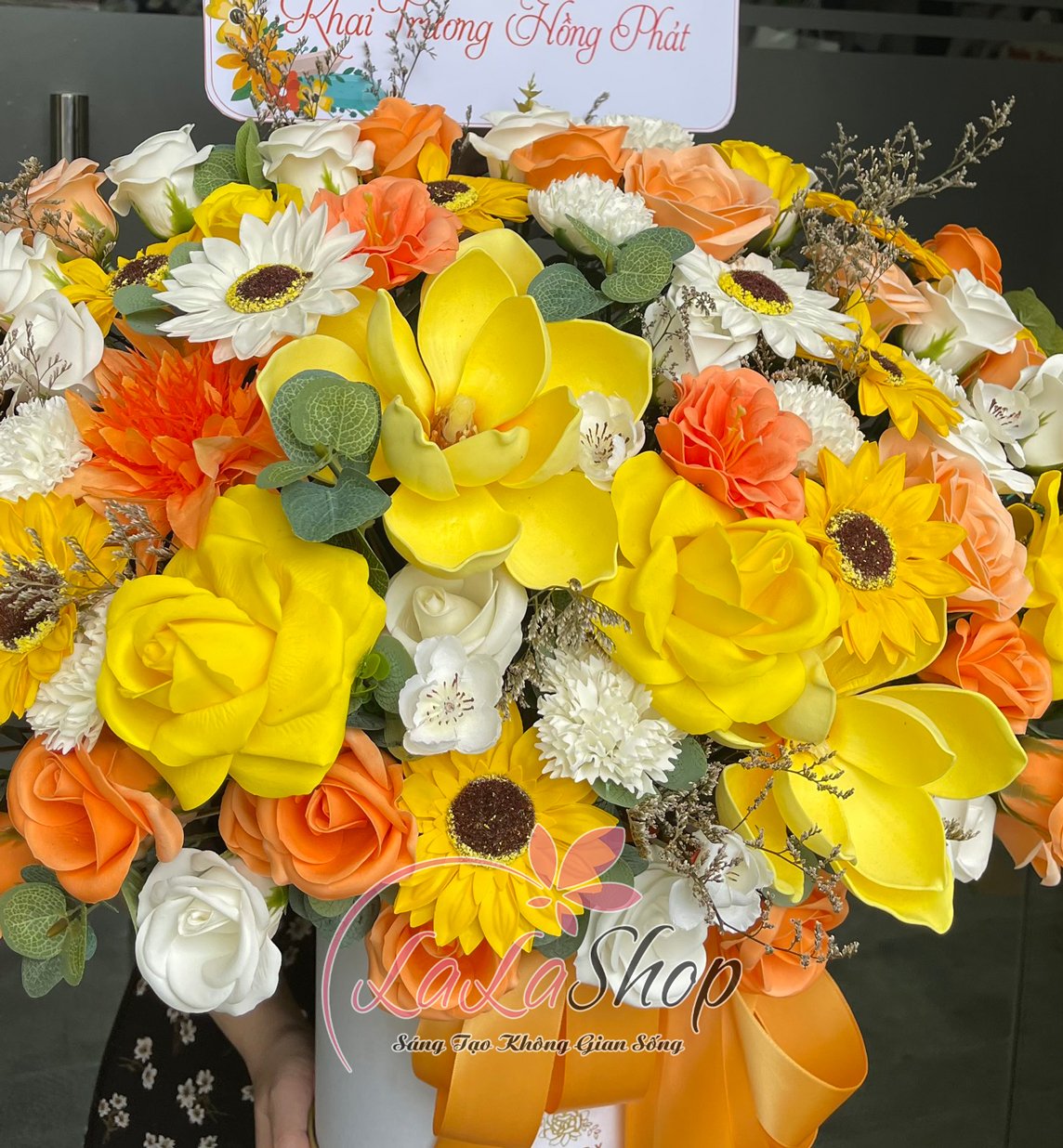 Lẵng Hoa Hướng Dương Sắc Vàng Rực Rỡ