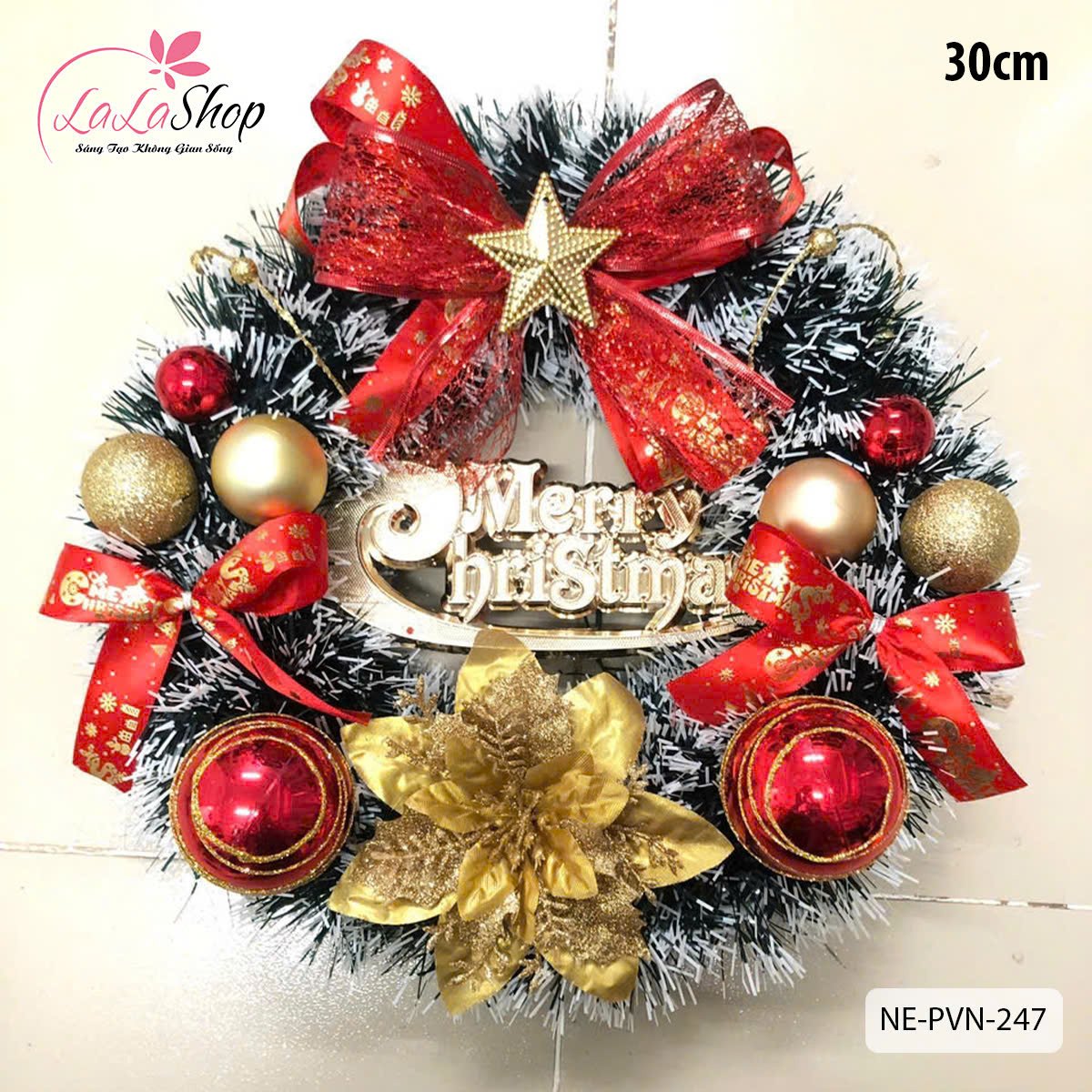 Vòng nguyệt quế trang trí noel dây thông phủ tuyết và hoa trạng nguyên vàng 30cm có đèn led