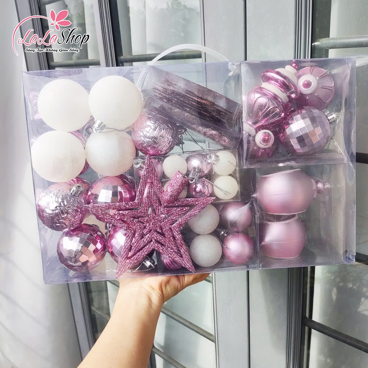 Hộp quả châu đủ loại nhiều màu lấp lánh trang trí noel