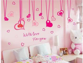 Decal dán tường dây leo  trái tim hồng