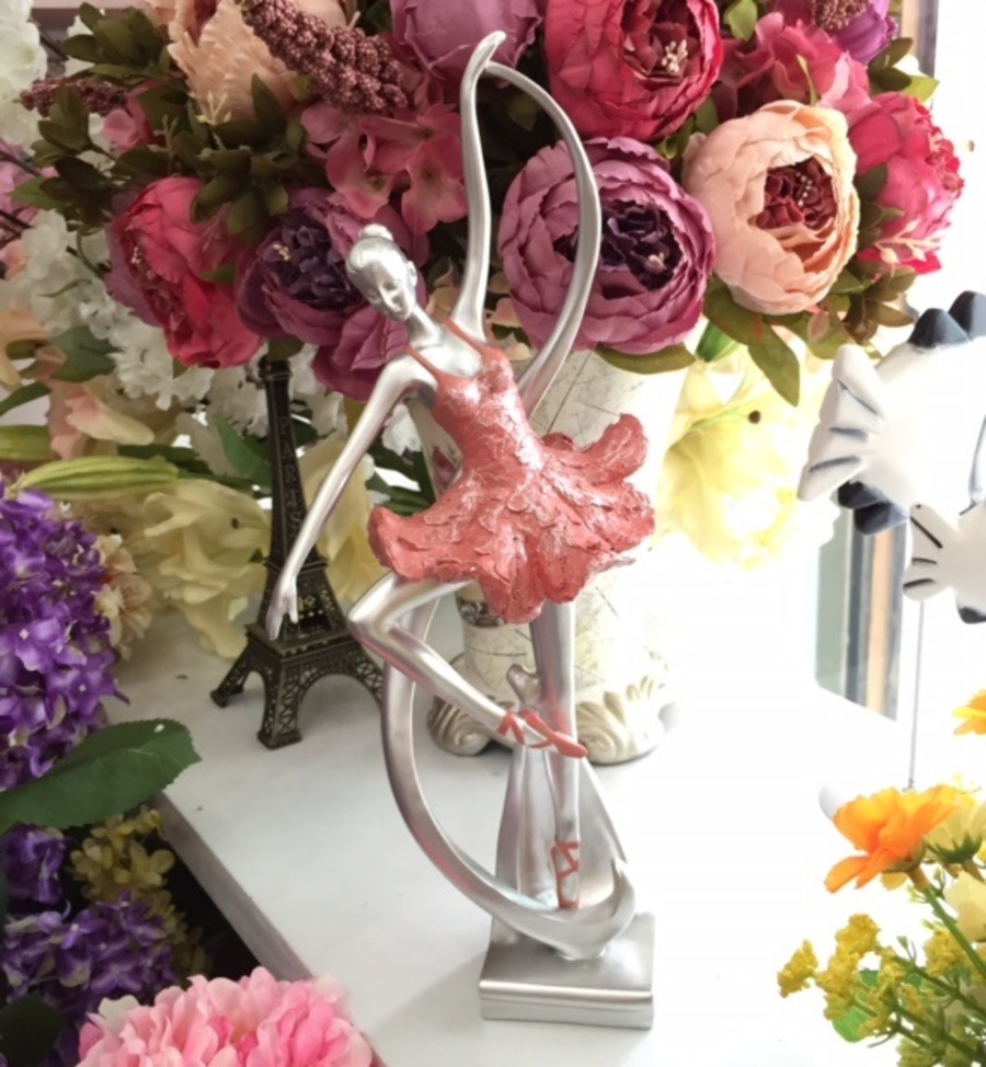 Tượng cô gái múa ba lê