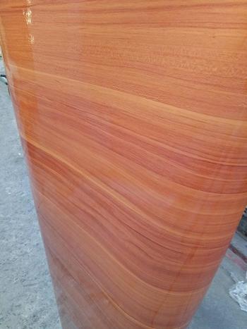 Giấy decal cuộn giả gỗ sọc ngang vàng cam khổ 1m2